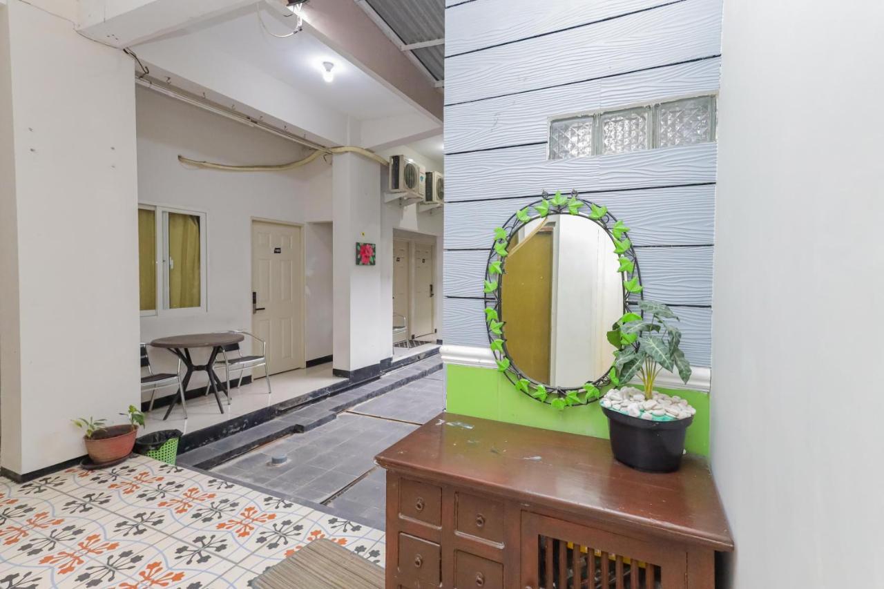 Hotel Oyo 1043 Sofie Syariah Sidoarjo